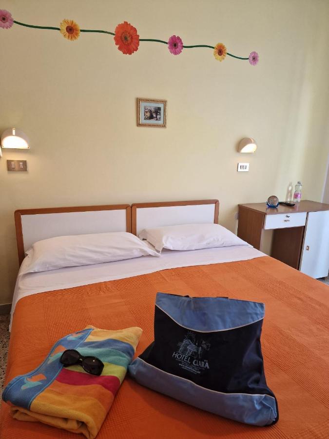 Hotel Clara Римини Экстерьер фото
